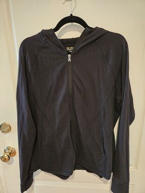 tek gear black zip-up hooded jacket